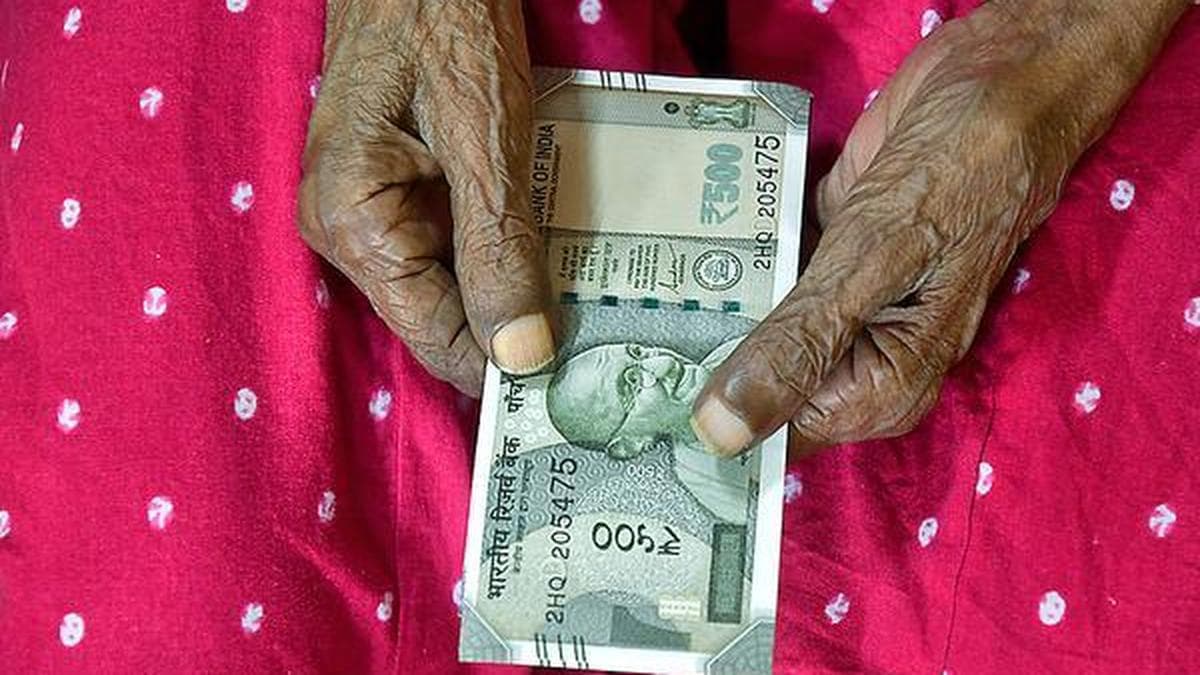 केरल में पेंशन वितरण विवाद